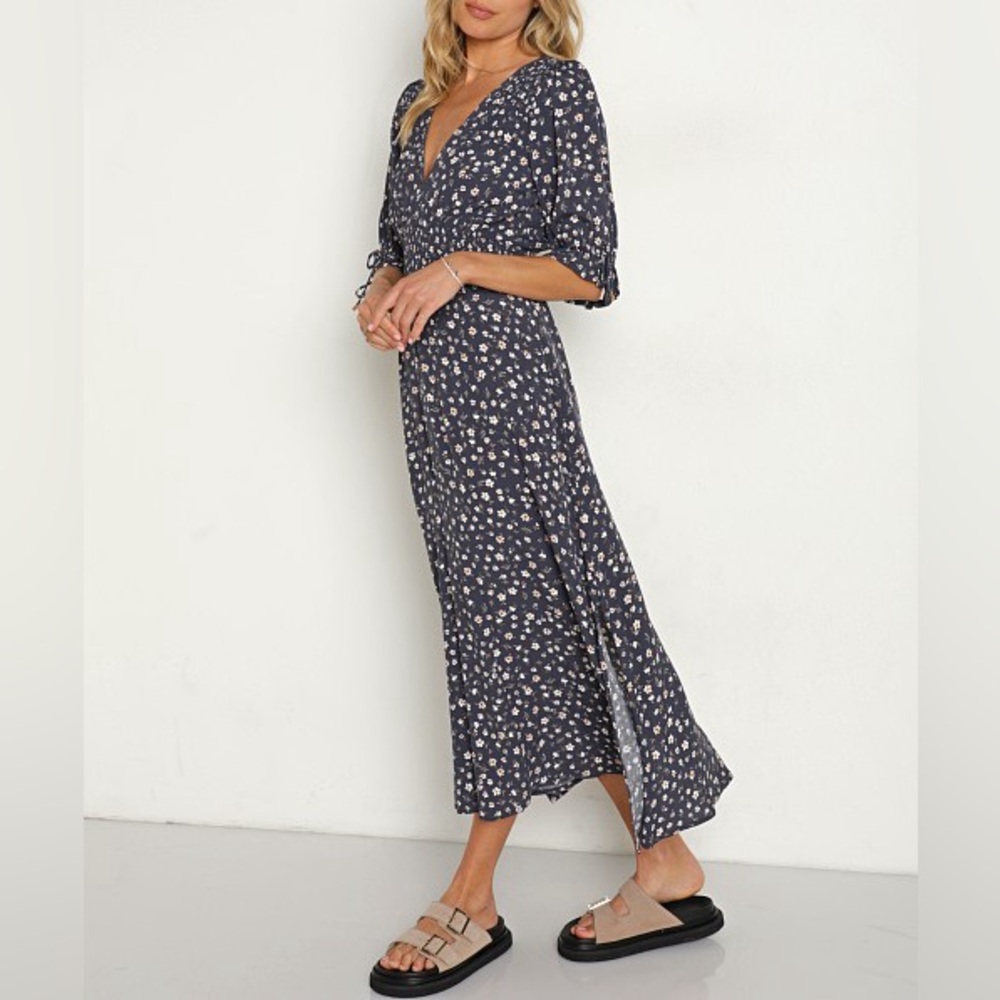 KIVARI Neve Ditsy Floral Navy Midi Maxi Dress